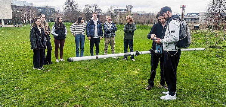 Applied Geophysics course equipment demonstration